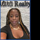 Photo of Simone Sealy