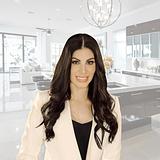 Photo of Suzanne Abolhosseini