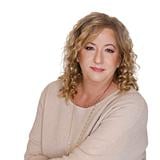 Photo of Kim Loizzi