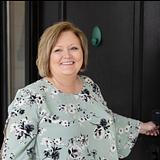 Photo of Rachelle Lee