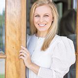 Photo of Tara Airhart