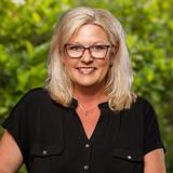 Photo of Michelle Carr