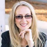 Photo of Colleen Pierce