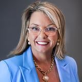 Photo of Renee Roark