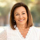 Photo of Michelle Novy