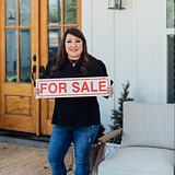 Photo of Jennifer Huggins