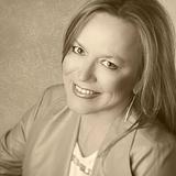 Photo of Elizabeth Davis