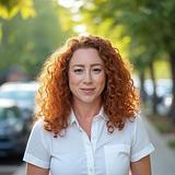 Photo of Sarah Jones