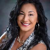 Photo of Lisa Perry Smith