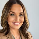 Photo of Lauren Quinn