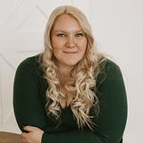 Photo of Melanie Hennessey