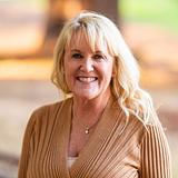 Photo of Saundra Leonard