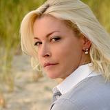 Photo of Julie Nelson