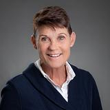 Photo of Pam Deslauriers