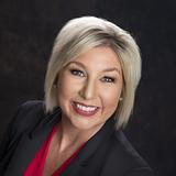 Photo of Jill Howell