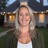 Photo of Holly Hernandez