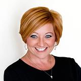 Photo of Laura Rosser