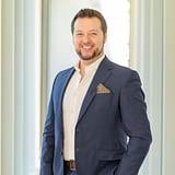 Photo of Dustin Weiss