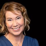 Photo of Carrie Holmes