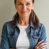 Photo of Julie Schroeder