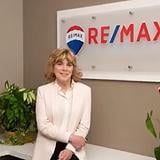 Photo of Lisa Humenik