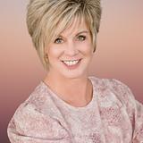 Photo of Shelley Blythe