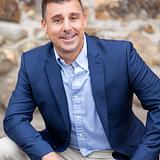 Photo of Robert Mariani