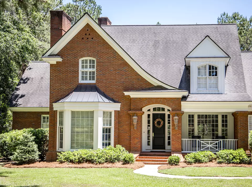 Real estate in Salem’s West Salem neighborhood.