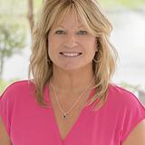 Photo of Lucy Schneider