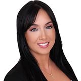 Photo of Stephanie Graham